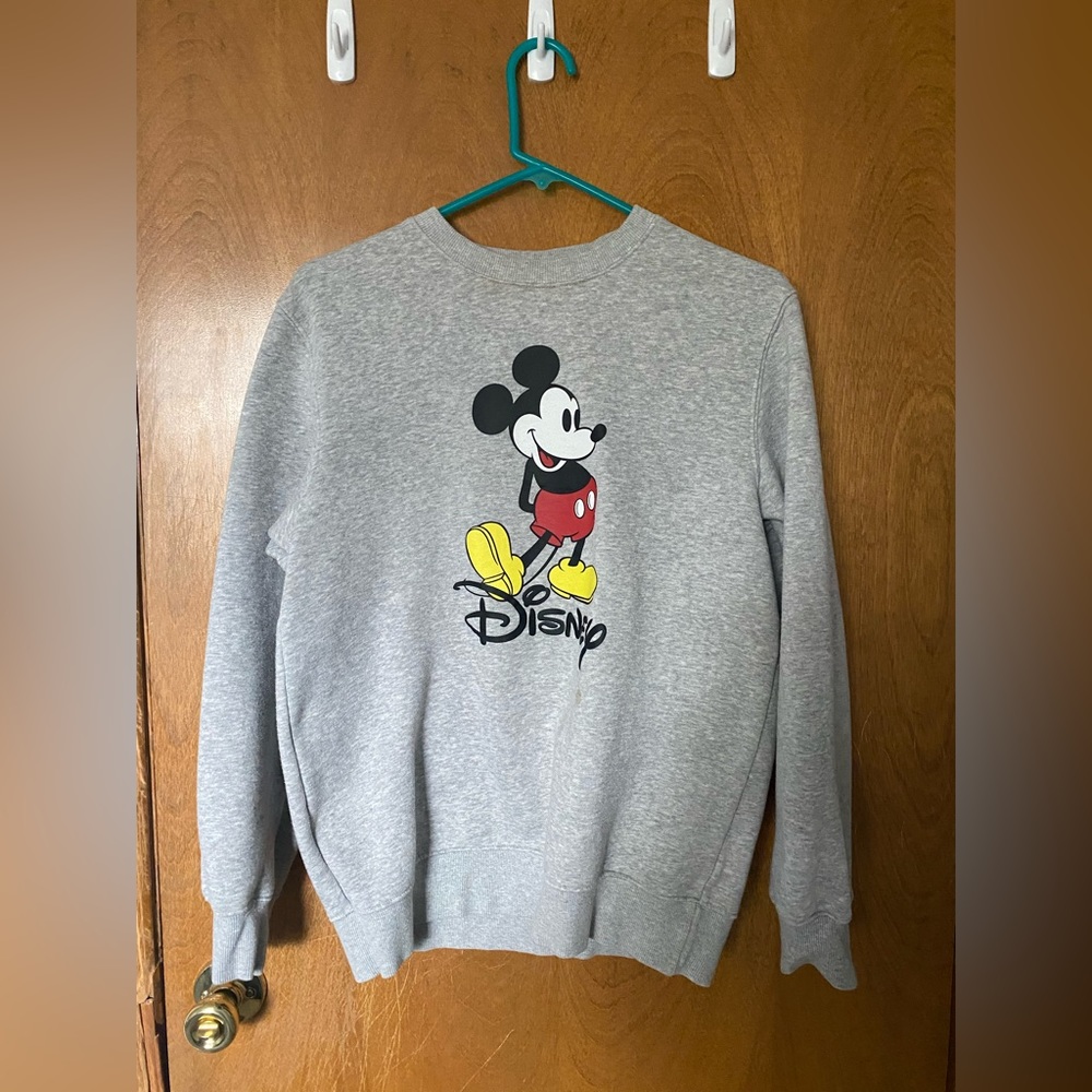 H&M Disney Mickey Mouse Heathered Grey Sweatshirt Crewneck Men’s Extra Small